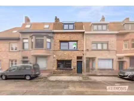 maison écoénergétique avec quatre chambres et un jardin orienté plein sud à bruges