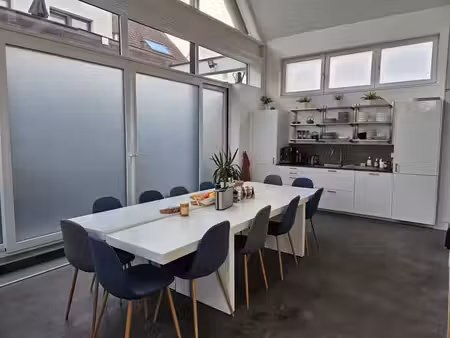 espace bureaux lumineux et moderne