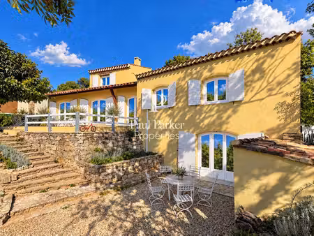 aix-en-provence secteur granettes. mas provençal revisité avec élégance  à proximité de l'