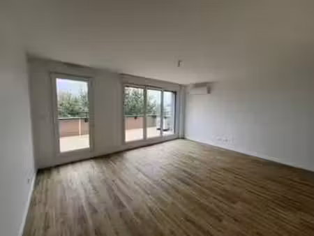 location appartement 3 pièces à saint-herblain bourg-solvardière-pelousière (44800) : à lo