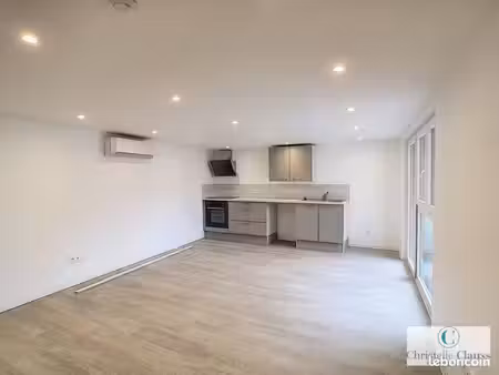 studio 1 pièce 32 m²