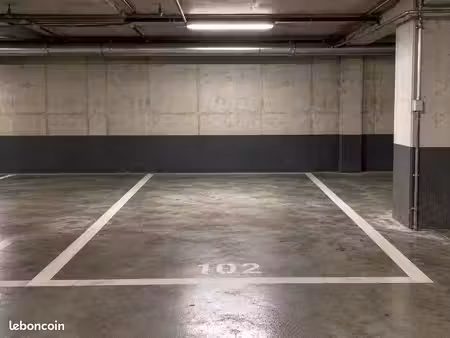 place de parking souterrain - timone