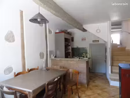 location maison de village