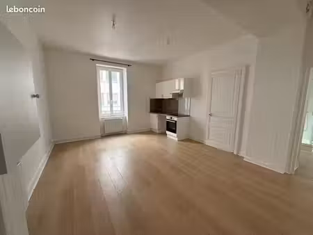 beau t3 meublé de 49m2