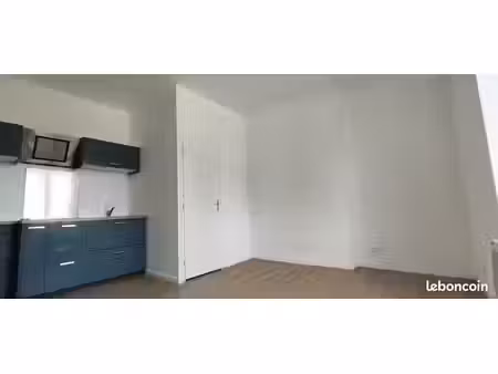 studio (eau  électricité  chauffage inclus)
