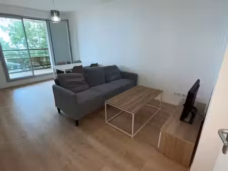 à louer – t1 bis 32 m² avec balcon  parking et métro au pied de la résidence – toulouse 31