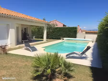 maison récente  plein-pied  avec piscine