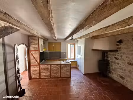 location maison de village