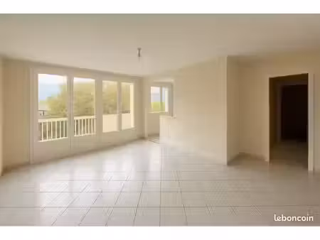 appartement t4 de 67 m²  3 chambres  balcon sud-ouest  saint-martin-d'hères