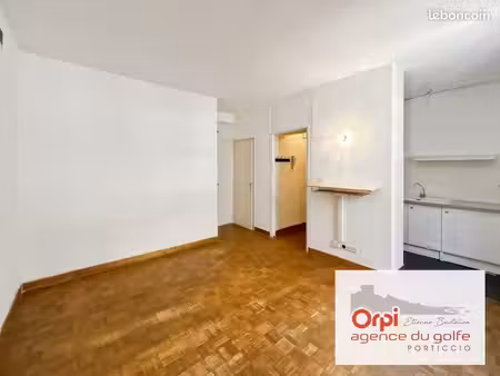 studio 1 pièce 23 m²