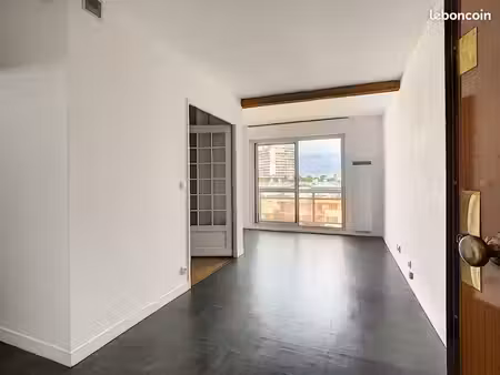 studio 1 pièce 31 m²