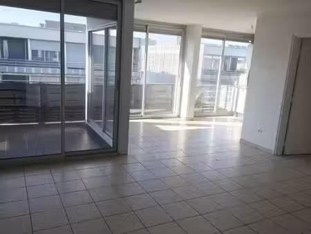 t3 + terrasse + parking s/sol quartier sud - avenue du marche gare