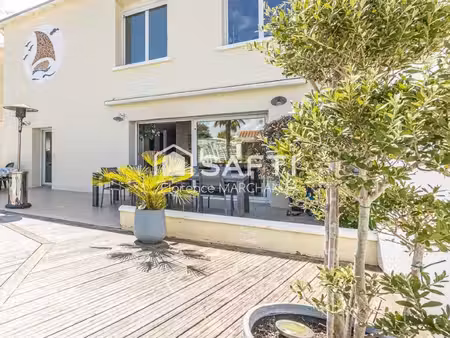 maison familiale  deux espaces de vie... et une piscine pour profiter des beaux jours !