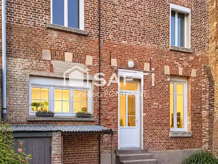 maison de caractère en centre ville avec le charme et la tranquillité de la campagne
