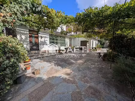 demeure de charme du xviiiᵉ siècle — 286 m²