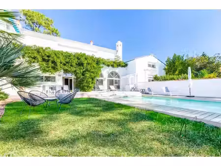 comme une maison avec piscine