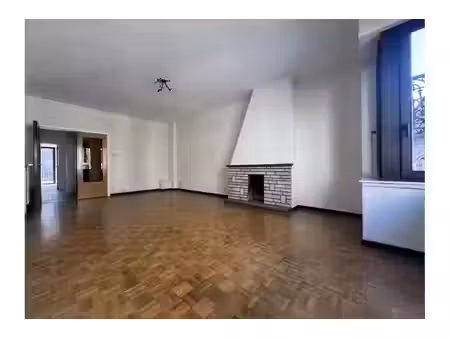 appartement à louer à tenbosch 18 ixelles (vbe81179)