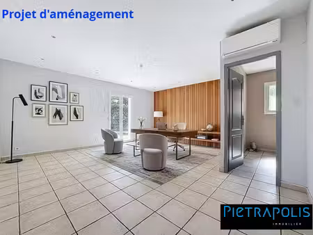 bâtiment professionnel rénové en 2020 avec 3 pièces et un so