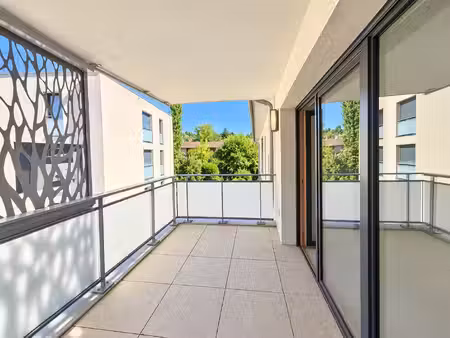 appartement t3 avec terrasse et garage neuville-sur-saône