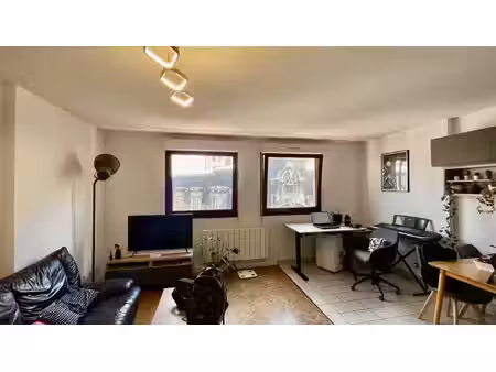 studio de 33 m2 / jean-macé / dpe d / garage possible