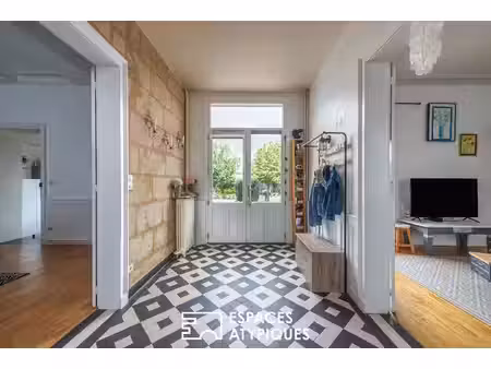 propriété familiale aux volumes généreux et aux multiples possibilités