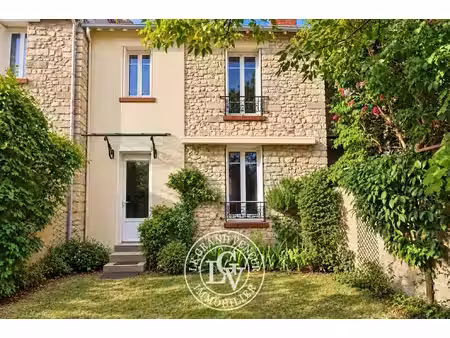 fontainebleau – maison de charme avec jardin et sous-sol total – environnement calme