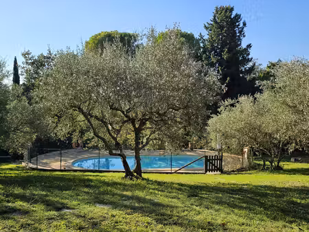 vézénobres maison d'architecte avec vue et parc arboré de