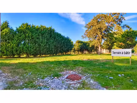 châteauneuf-sur-isère : terrain constructible de 418 m²  hors lotissement
