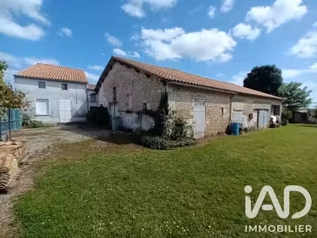 immeuble à lusseray (79170)