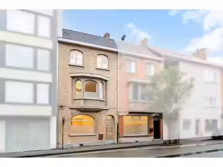 wij verkopen uw vastgoed  anders én beter!