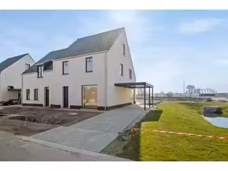 vastgoedmakelaar in gistel en omstreken met een persoonlijke aanpak!