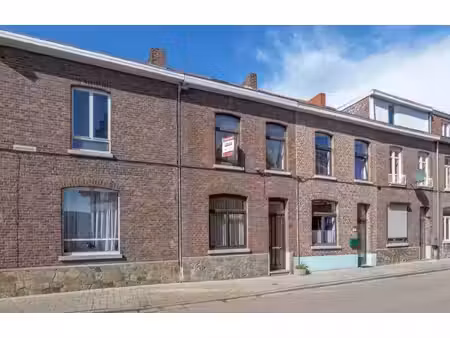 op te knappen stadwoning op goede locatie