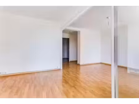 location appartement 3 pièces 53 m² à aix-en-provence (13090)  970 €