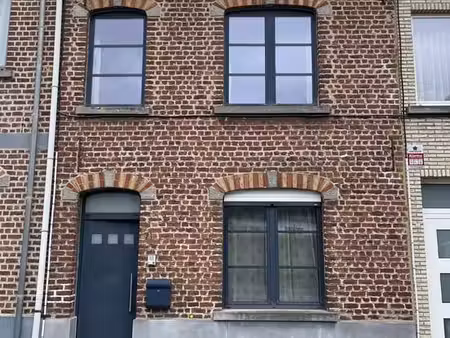 maison avec 3 chambres et 2 salle de bains