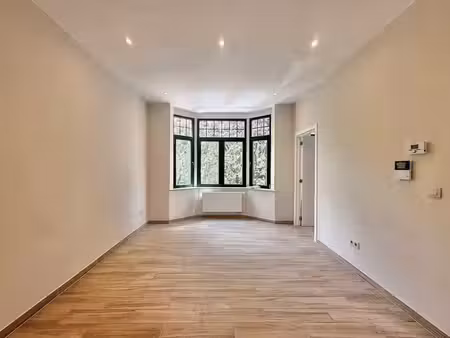 appartement 1 chambre + bureau avec terrasse !