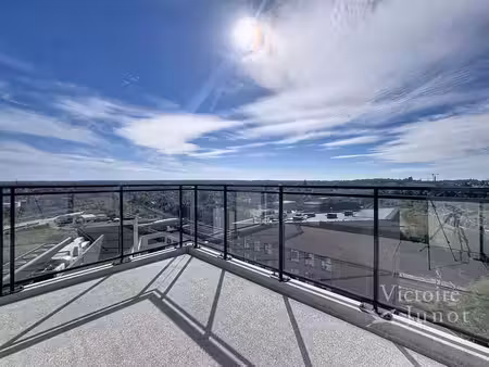 quartier delta - penthouse 3 chambres et 2 terrasses
