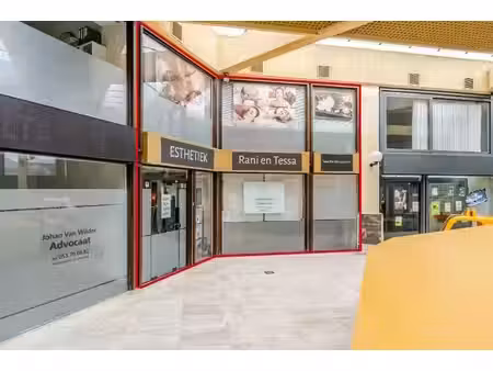 surface commerciale prête avec parking au centre d’alost