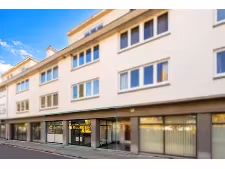 surface commerciale avec bureaux & terrasse privative !