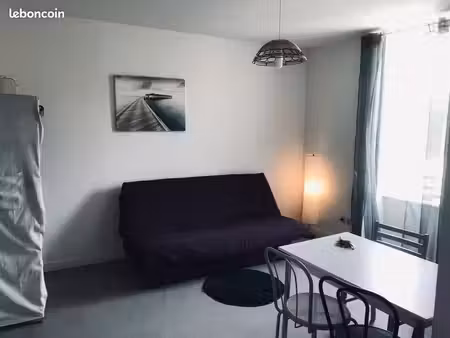 beau studio meublé 28 m2 proche ifsi
