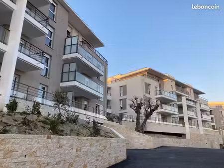 parking 12 m² grasse