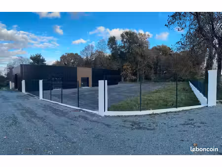 bâtiment professionnel à louer