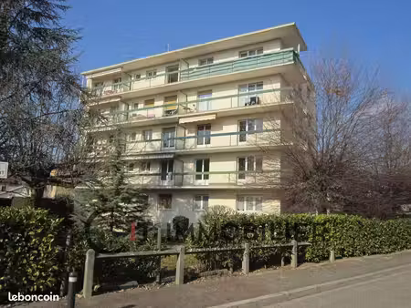 studio 1 pièce 24 m²