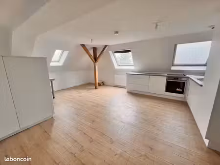 studio 1 pièce 27 m²