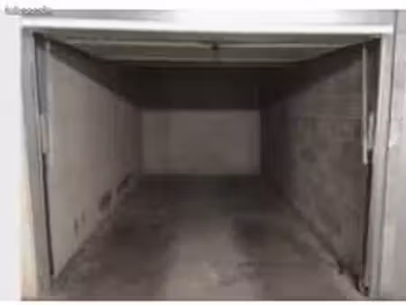 garage (box fermé) sécurisé à louer à moillesulaz - gaillard