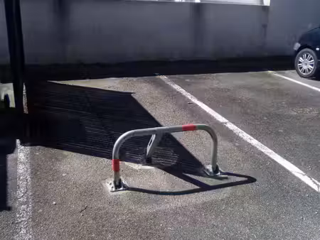 urgent  parking quartier côte pavée