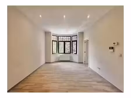 appartement à louer à av. oscar van goidtsnoven 83 forest (vbe81301)