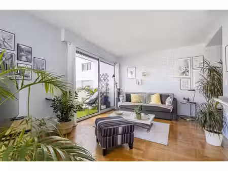 paris 15. convention/pernety - 3 chambres + terrasse + cave + parking en sus