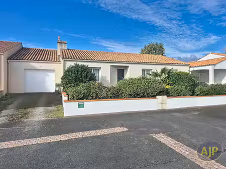 maison avec piscine à la roche sur yon 4 pièce(s) 3 chambres 114 m2