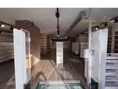 location locaux professionnels 7 pièces 316 m² à voiron (38500)  3 174 €