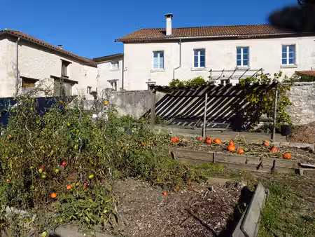 maison pierre chancelade 8 pièce(s) sur 160m² plus deux gites de 110 m² soit 270 m2